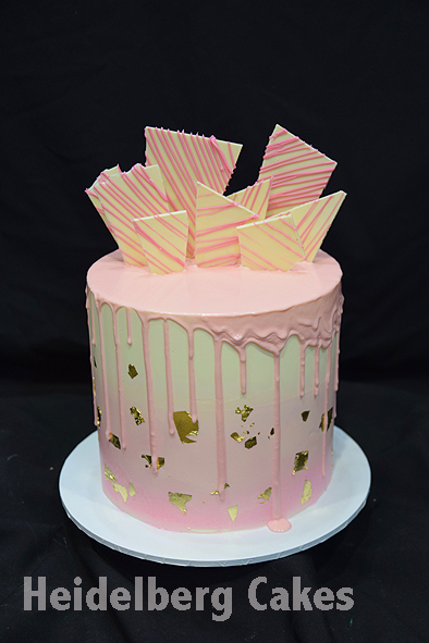 Drip and Lolly Cakes 12 – Pretty pink and gold leaf – Heidelberg Cakes