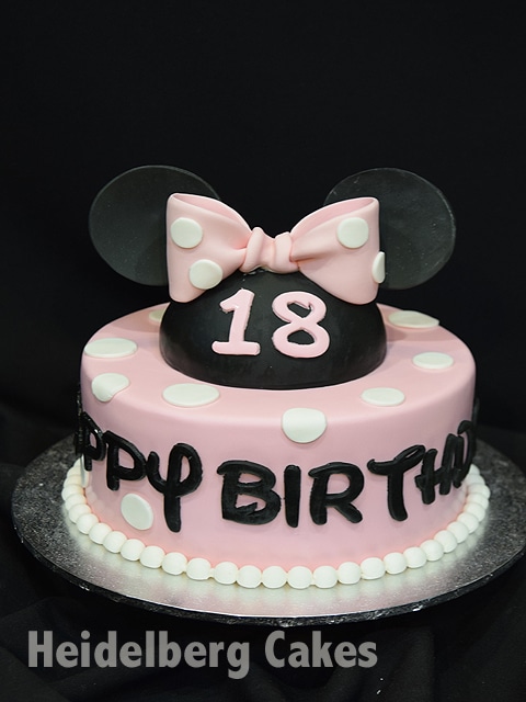 Minnie Mouse Ear Cakes -