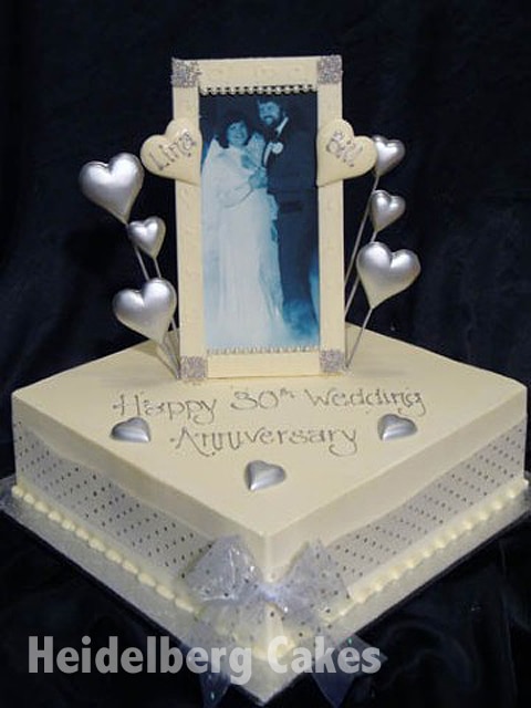 Best 14th Anniversary Sweet Cake with Candles and Stunning Fireworks —  Download on Funimada.com