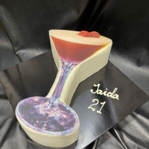 Shaped Edible Image - Cocktail on Buttercream