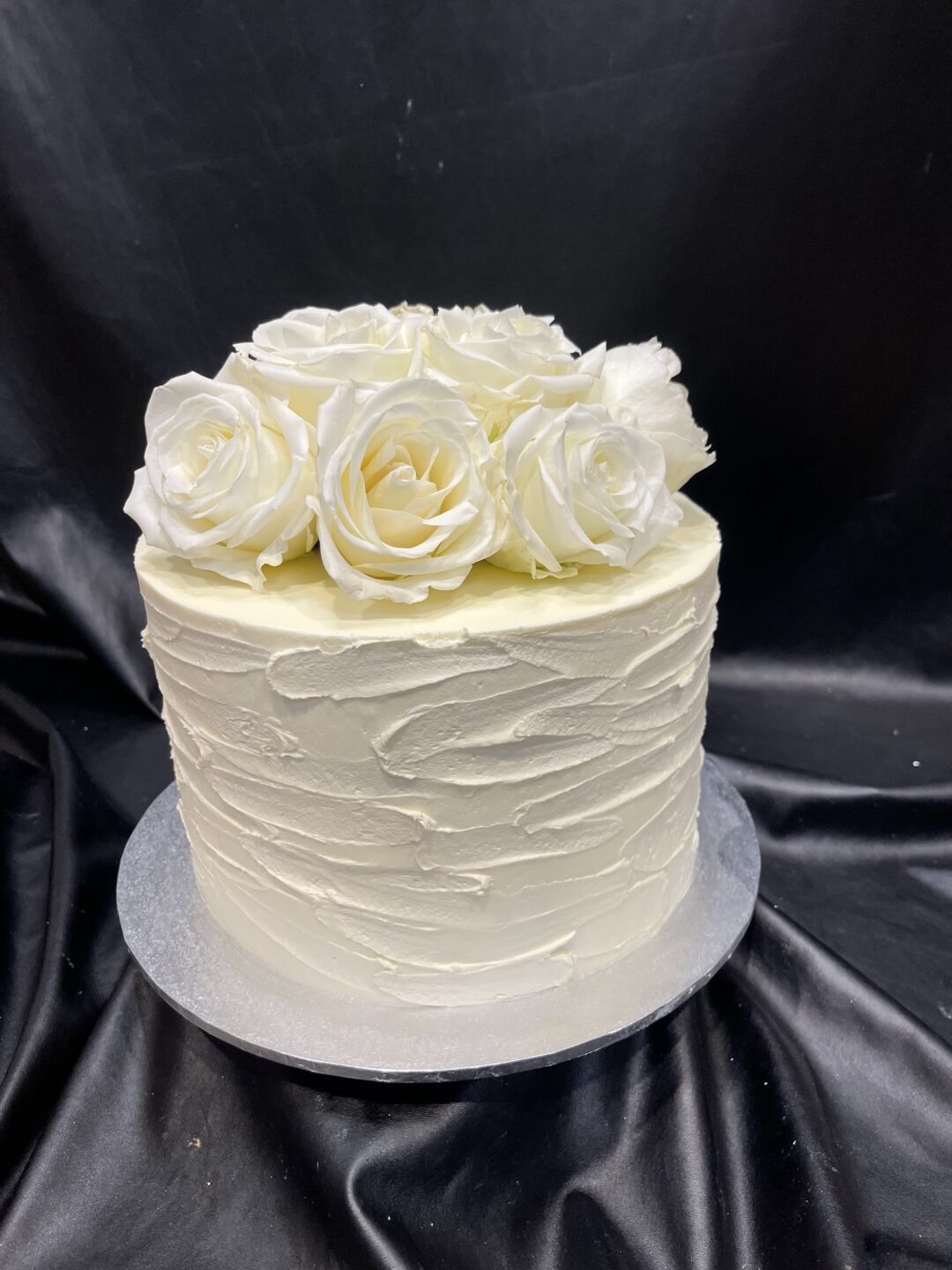 Single Tier Rough Textured Buttercream with Silk Roses