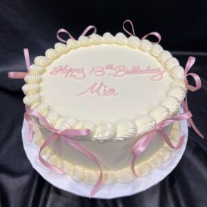 Simple Vintage Buttercream with Bows
