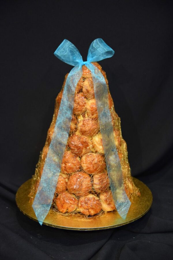 Croquembouche Toffee Bow on Top Heidelberg Cakes