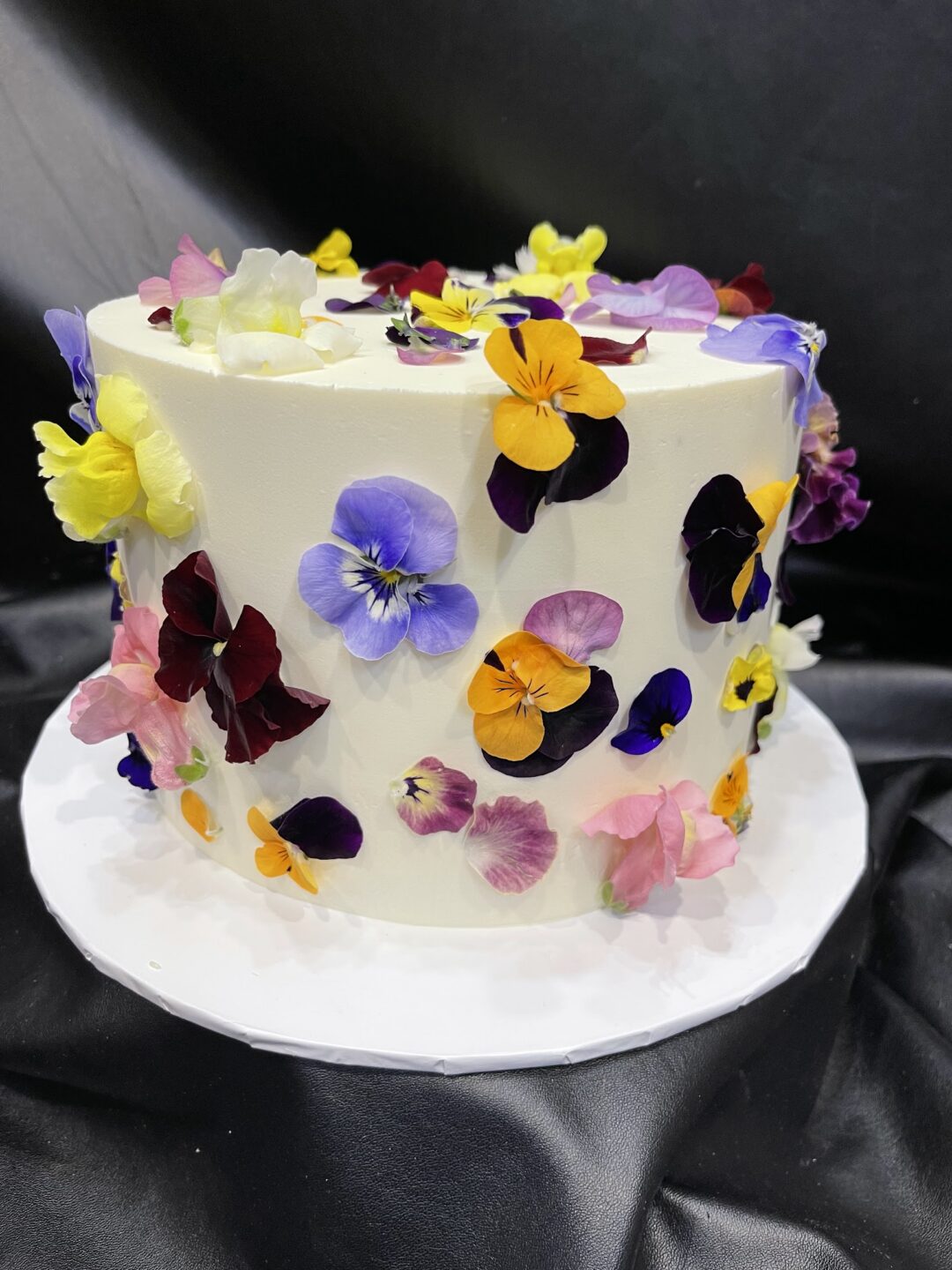 Edible Flowers on Smooth Buttercream - Image 2